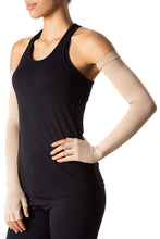 Load image into Gallery viewer, Model Front: Uv Line Gants Extra Long Glove Chocolate Upf50+
