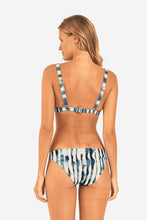 Load image into Gallery viewer, Model Back: Rio De Sol Bas Bottom Azule Essential-Comfy
