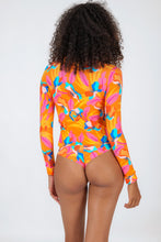 Load image into Gallery viewer, Model Back: Rio De Sol Haut Top Orange-Bloom Rash-Guard
