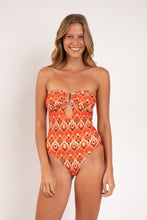 Load image into Gallery viewer, Model Front: Rio De Sol Une Pièce Maracai Sara-Op
