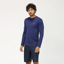 Load image into Gallery viewer, Model Front: Uv Line T-Shirt Longsleeve Uvpro Marinho
