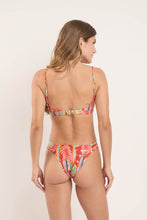 Load image into Gallery viewer, Model Back: Rio De Sol Haut Top Sea-Bloom Paola
