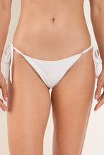 Load image into Gallery viewer, Gallery: Rio De Sol Bas Bottom Sand-White Lacinho
