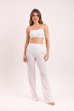 Load image into Gallery viewer, Model Front: Rio De Sol Pantalon De Plage Memphis-White Pants Lana
