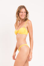 Load image into Gallery viewer, Image 04: Rio De Sol Ensemble Set Amarelo Bandeau-Crispy Cheeky-Crispy

