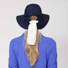 Load image into Gallery viewer, Model Back: Uv Line Chapeau Souple/Capeline San Remo Marinho Offwhite Upf50+
