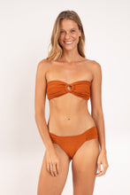 Load image into Gallery viewer, Model Front: Rio De Sol Ensemble Set Ferrugo Mavi Baobi
