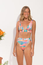 Load image into Gallery viewer, Image 09: Rio De Sol Ensemble Set River Halter-Cos Hotpant-Cos
