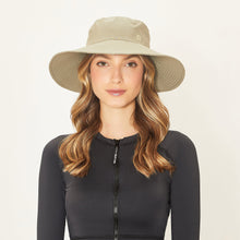 Load image into Gallery viewer, Model Front: Uv Line Chapeau Souple/Capeline Hat Lyon Nac L Fem Kaki Upf50+
