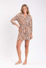Load image into Gallery viewer, Image 06: Rio De Sol Chemise Leopard Chemise
