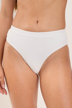 Load image into Gallery viewer, Gallery: Rio De Sol Bas Bottom Sand-White Kora
