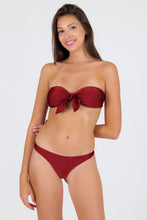 Load image into Gallery viewer, Model Front: Rio De Sol Ensemble Set Shimmer-Divino Bandeau-Knot Nice-Fio

