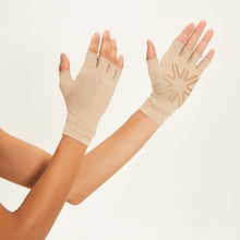 Load image into Gallery viewer, Image 05: Uv Line Gants Meduim Gloves Long Fingerss Uni Beige Upf50+
