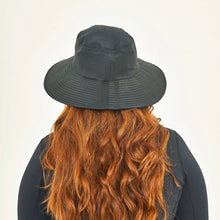 Load image into Gallery viewer, Model Back: Uv Line Chapeau Souple/Capeline Hat Lyon Nac L Fem Black Upf50+
