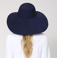 Load image into Gallery viewer, Model Back: Uv Line Chapeau Souple/Capeline Beverly Hills Marinho Upf50+
