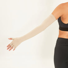 Load image into Gallery viewer, Model Back: Uv Line Gants Extra Long Gloves Uni Chocolate Upf50+
