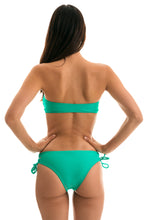 Load image into Gallery viewer, Model Back: Rio De Sol Ensemble Bahamas Reto
