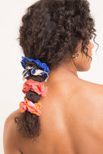 Load image into Gallery viewer, Image 02: Rio De Sol Chouchou Malibu-Nina Scrunchie
