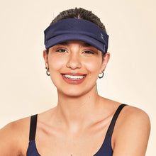 Load image into Gallery viewer, Model Front: Uv Line Visière Elastic Visor Navy Blue Upf50+
