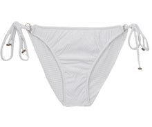 Load image into Gallery viewer, Model Front: Rio De Sol Bas Bottom Cloque Branco New Comfort
