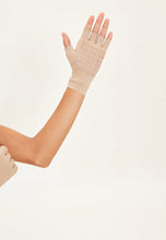 Load image into Gallery viewer, Image 02: Uv Line Gants Short Gloves Anti-Aging Uni Chocolate Upf50+
