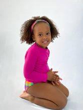 Load image into Gallery viewer, Model Back: Rio De Sol T-Shirt Amaranto Rash-Guard Kids
