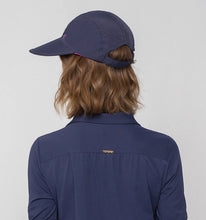 Load image into Gallery viewer, Model Back: Uv Line Casquette Capri Colors Marinho/Rosa Upf50+
