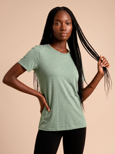 Load image into Gallery viewer, Gallery: Uv Line T-Shirt T-Shirt Fem New Fit Mix Green Upf50+
