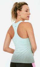 Load image into Gallery viewer, Model Back: Alto Giro Fitness Haut Regata Skin Fit Degrade Menta
