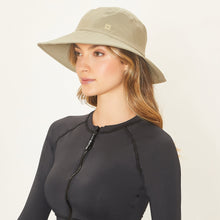 Load image into Gallery viewer, Image 02: Uv Line Chapeau Souple/Capeline Hat Lyon Nac L Fem Kaki Upf50+
