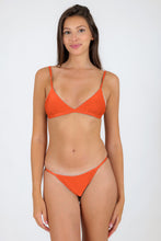 Load image into Gallery viewer, Model Front: Rio De Sol Ensemble Set Paprica Tri-Fixo California
