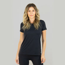 Load image into Gallery viewer, Model Front: Uv Line Fitness Haut Sport Fit Fem Preto Upf50+
