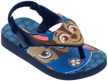 Load image into Gallery viewer, Model Back: Ipanema Sandales Ipanema Patrulha Canina Azul Azul Bege
