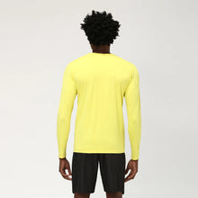Load image into Gallery viewer, Model Back: Uv Line T-Shirt Longsleeve Uvpro Amarelo Upf50+
