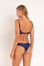 Load image into Gallery viewer, Model Back: Rio De Sol Bas Bottom Touch-Marinho Nice
