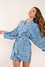 Load image into Gallery viewer, Image 05: Rio De Sol Robe De Plage Chuva Kimono
