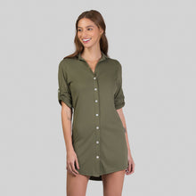 Load image into Gallery viewer, Model Front: Uv Line Vêtement De Plage Shirtdress Copenhagen Verde Militar Upf50+
