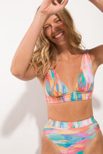 Load image into Gallery viewer, Image 04: Rio De Sol Ensemble Set River Halter-Cos Hotpant-Cos
