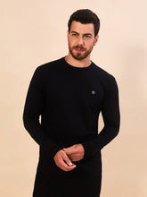 Load image into Gallery viewer, Model Front: Uv Line T-Shirt Longsleeve Skin Infratherm Masc Preto Upf50+
