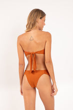 Load image into Gallery viewer, Model Back: Rio De Sol Ensemble Set Ferrugo Mavi Baobi
