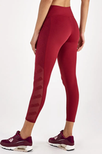 Load image into Gallery viewer, Model Back: Alto Giro Fitness Bas Legging Hyper Bordado Lateral Vermelho Power
