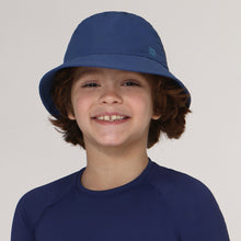 Load image into Gallery viewer, Model Front: Uv Line Bob Hat Basic Kids Inf Navy Blue Upf50+
