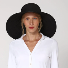 Load image into Gallery viewer, Model Front: Uv Line Chapeau Souple/Capeline Beverly Hills Preto Upf50+
