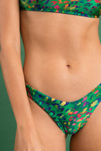 Load image into Gallery viewer, Image 10: Rio De Sol Ensemble Set Wilds Bandeau-Reto Highleg
