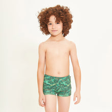 Load image into Gallery viewer, Model Front: Uv Line Maillot De Bain Garçon Swim Trunks Kids Leaves Upf50+
