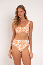 Load image into Gallery viewer, Model Front: Rio De Sol Bas Bottom Sahari Hotpants

