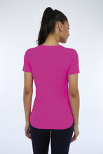 Load image into Gallery viewer, Model Back: Alto Giro Fitness Haut T-Shirt Skin Fit Inspiracionais Pink Choque
