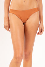 Load image into Gallery viewer, Gallery: Rio De Sol Bas Bottom Shimmer-Nocciola Nara

