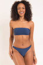 Load image into Gallery viewer, Image 09: Rio De Sol Ensemble Set Navy Bandeau-Reto Nice-Fio
