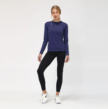 Load image into Gallery viewer, Model Front: Uv Line T-Shirt Longsleeve Uvpro Fem Navy Blue Upf50+
